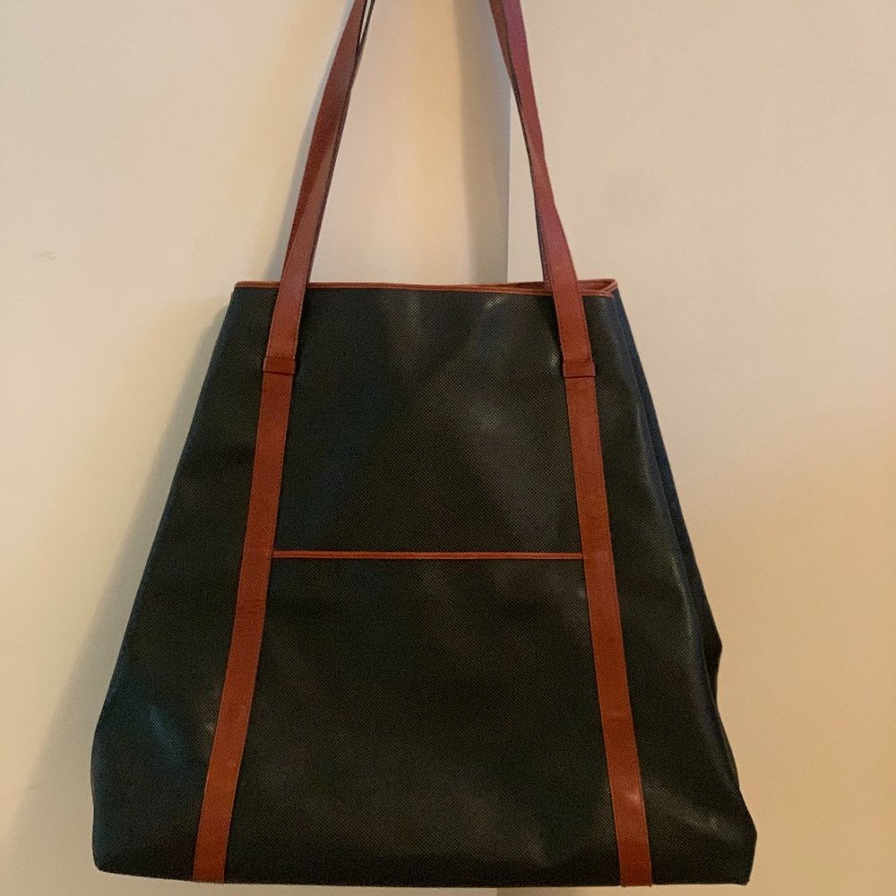Bottega Veneta  Black Oversize Leather Tote with Snap Closure